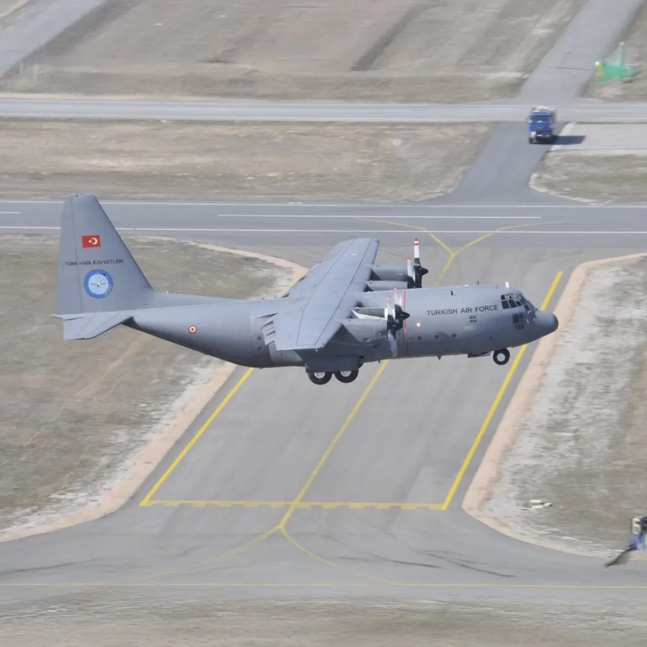 Milli Savunma Bakanlığı C-130 Kargo Uçaklarının Uçuşlarını Durdurdu Milli Savunma Bakanlığı C-130 Kargo Uçaklarının Uçuşlarını Durdurdu
