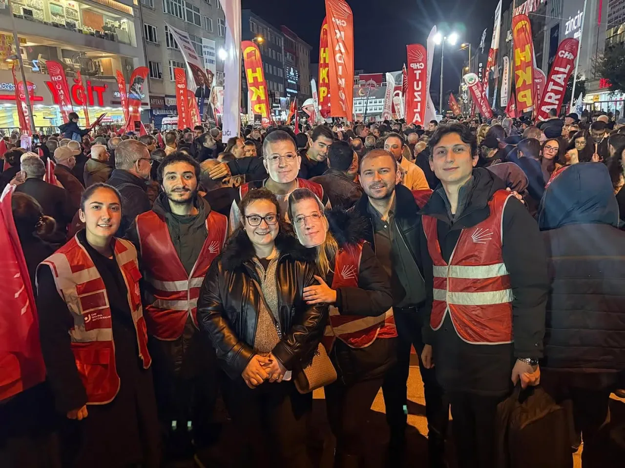 CHP Kadıköy Gençlik Kolları, Sultanbeyli'de Eşitlik ve Adalet Vurgusu Yaptı CHP Kadıköy Gençlik Kolları, Sultanbeyli'de Eşitlik ve Adalet Vurgusu Yaptı