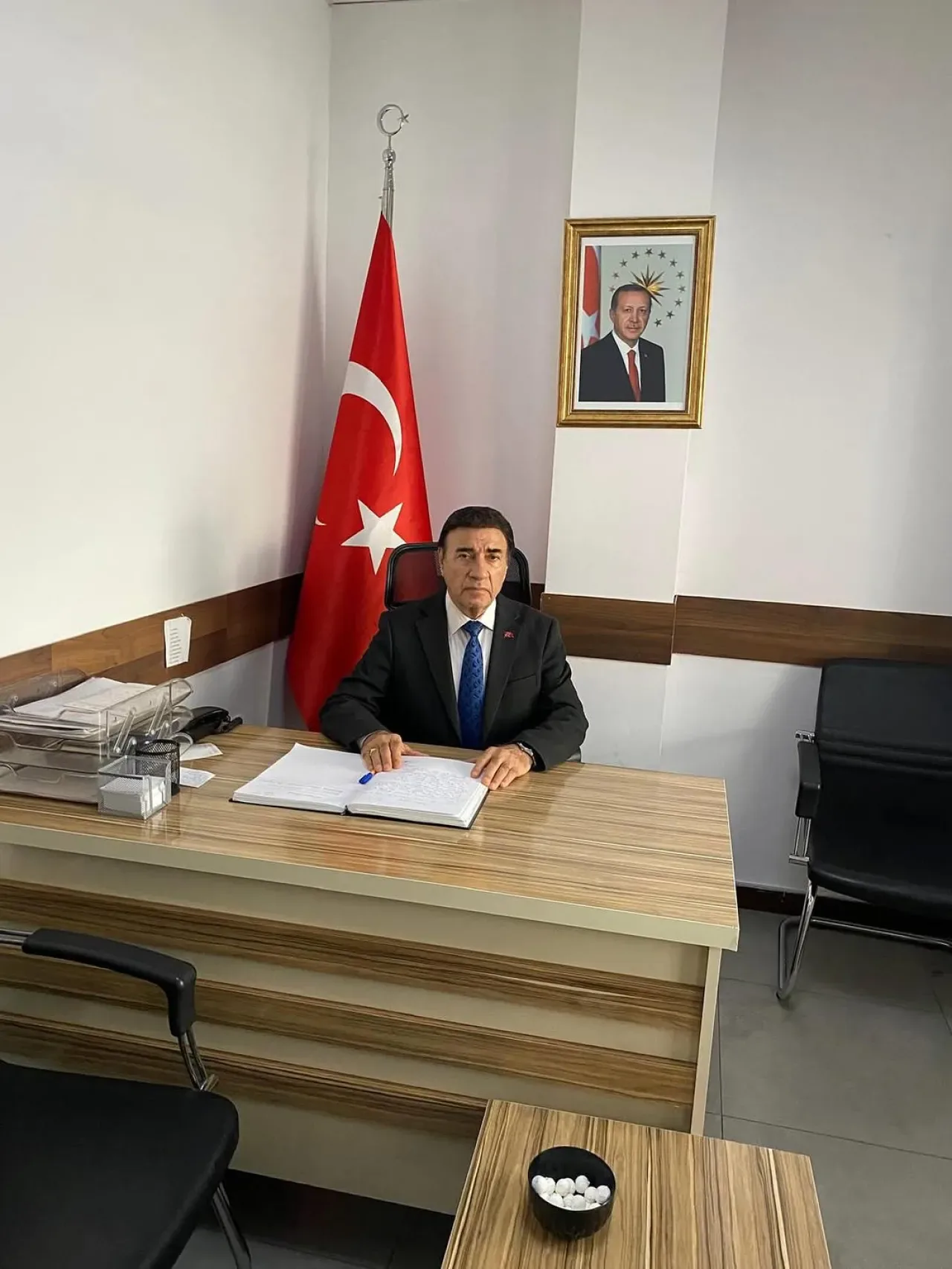 AK Parti Yenimahalle İlçe Başkanlığı'nda Nöbetçi Yönetim Kurulu Uygulaması AK Parti Yenimahalle İlçe Başkanlığı'nda Nöbetçi Yönetim Kurulu Uygulaması