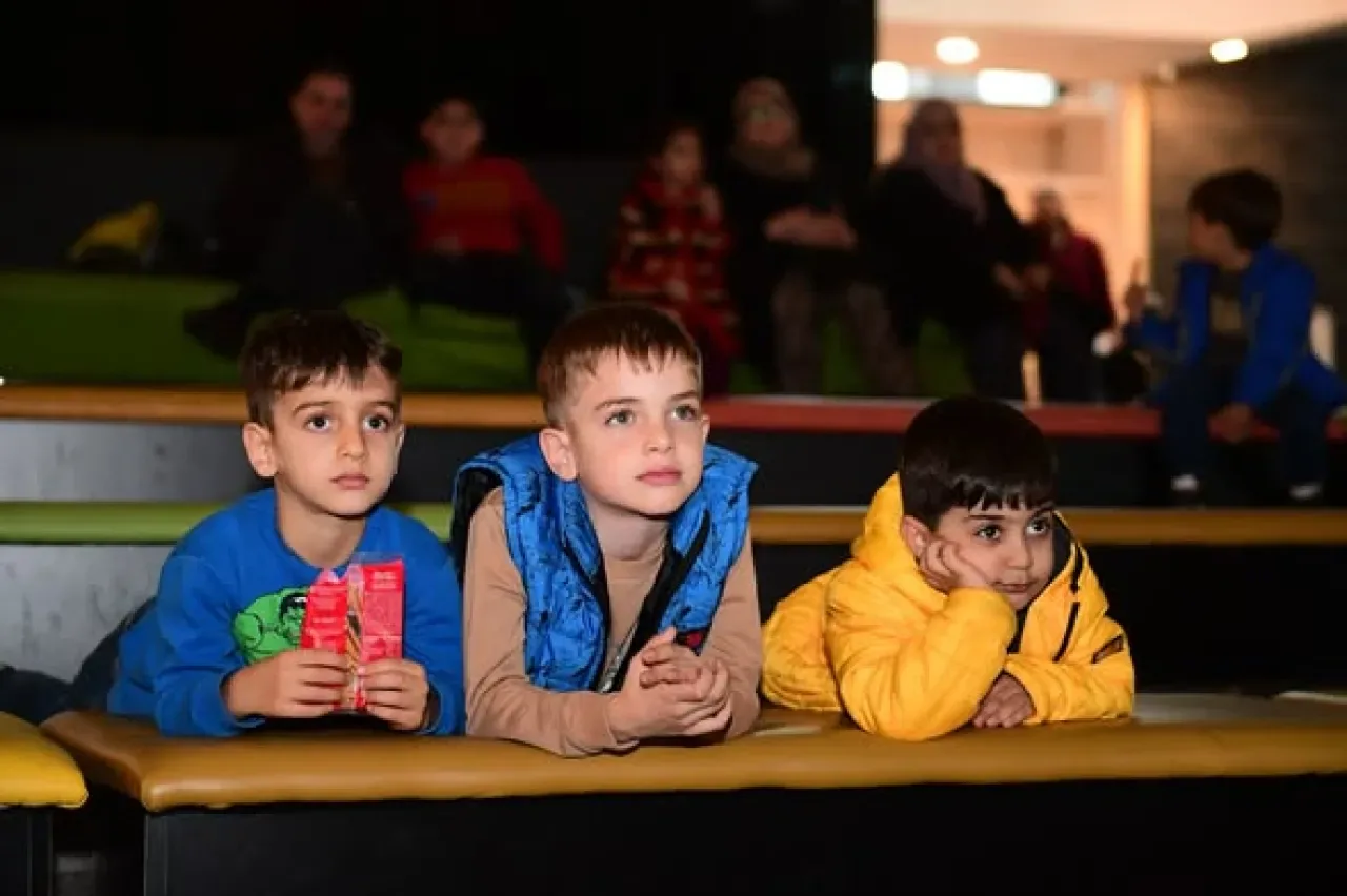Osmangazi'de Atatürk'ün Mücadelesi Sinema Salonunda Anıldı Osmangazi'de Atatürk'ün Mücadelesi Sinema Salonunda Anıldı
