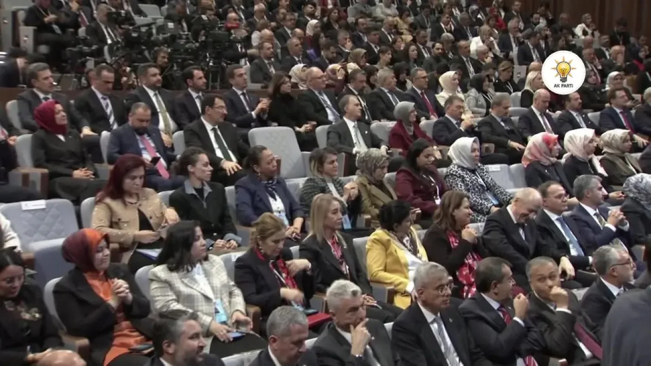 AK Parti Genişletilmiş İl Başkanları Toplantısı'nda Erdoğan Konuştu AK Parti Genişletilmiş İl Başkanları Toplantısı'nda Erdoğan Konuştu