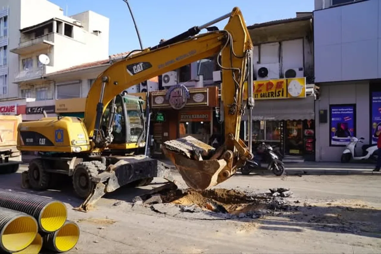Tire'de Altyapı ve Üstyapı Dönüşümü: Atatürk Caddesi'nde Çalışmalar Başladı Tire'de Altyapı ve Üstyapı Dönüşümü: Atatürk Caddesi'nde Çalışmalar Başladı