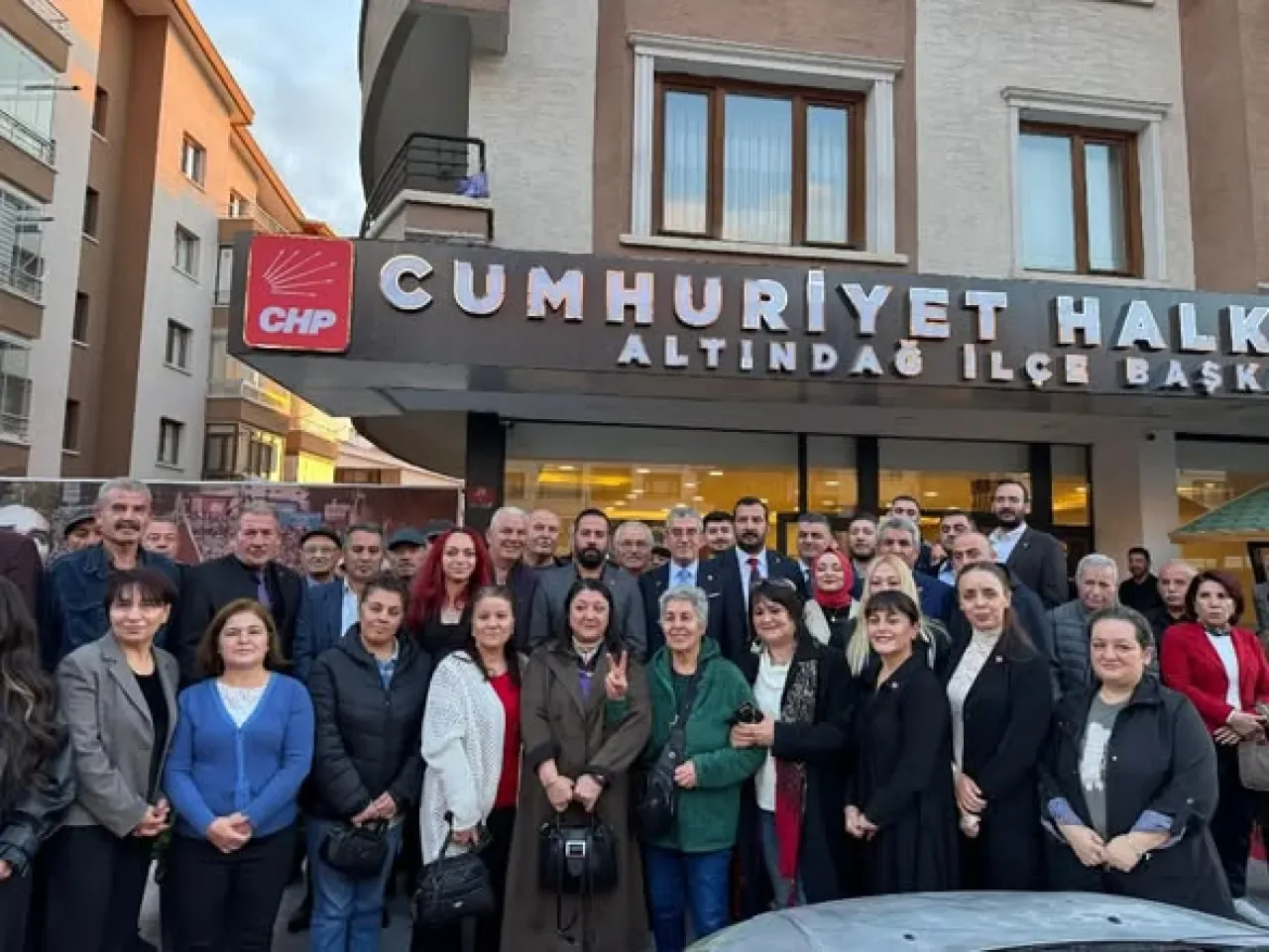 CHP'li Gökhan Günaydın, Altındağ'da Parti Çalışmalarını Değerlendirdi CHP'li Gökhan Günaydın, Altındağ'da Parti Çalışmalarını Değerlendirdi