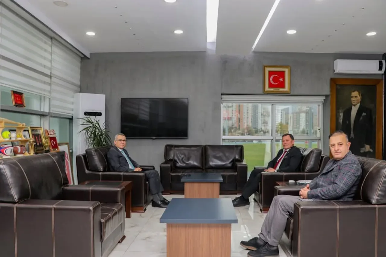 Kayseri'de Adliye ve Gençlik Spor İl Müdürlüğü Arasında Protokol Ziyareti Kayseri'de Adliye ve Gençlik Spor İl Müdürlüğü Arasında Protokol Ziyareti