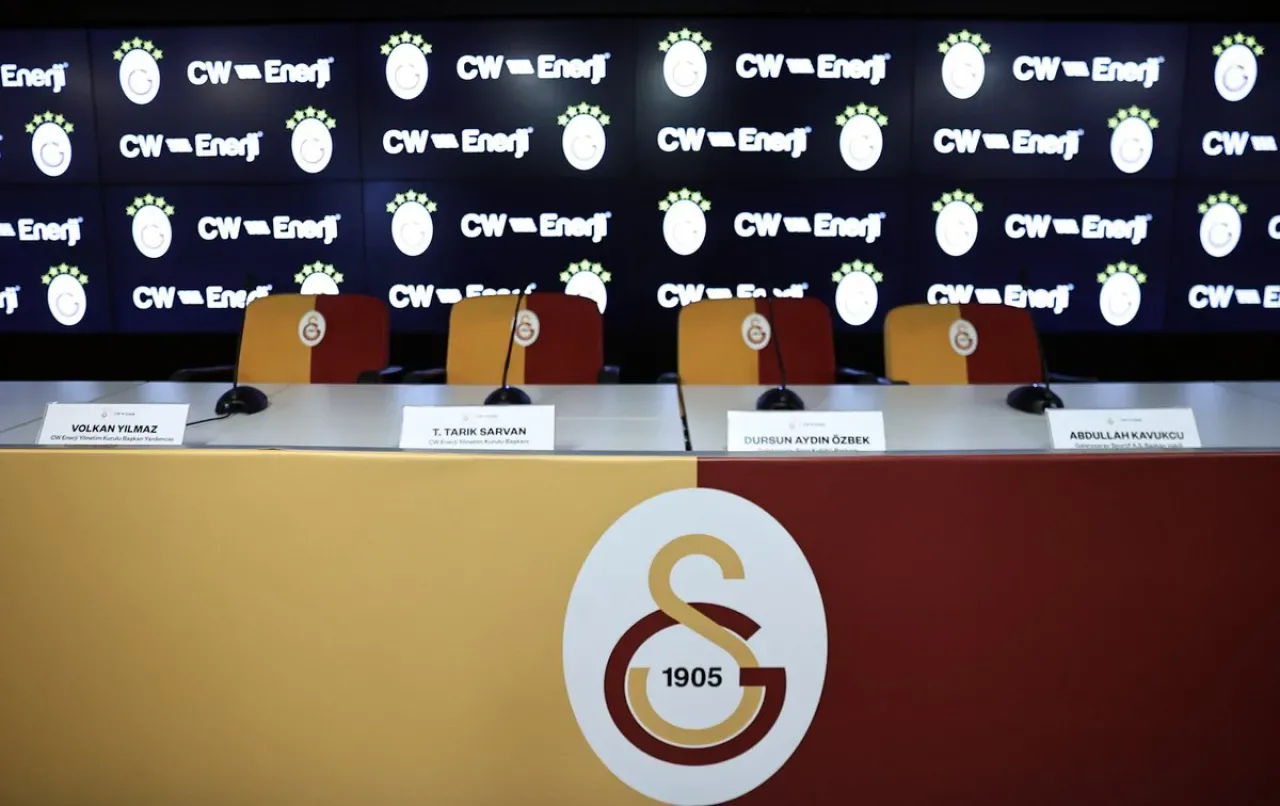 Galatasaray'ın Yeni Forma Sırt Sponsoru CWEnerji Oldu Galatasaray'ın Yeni Forma Sırt Sponsoru CWEnerji Oldu