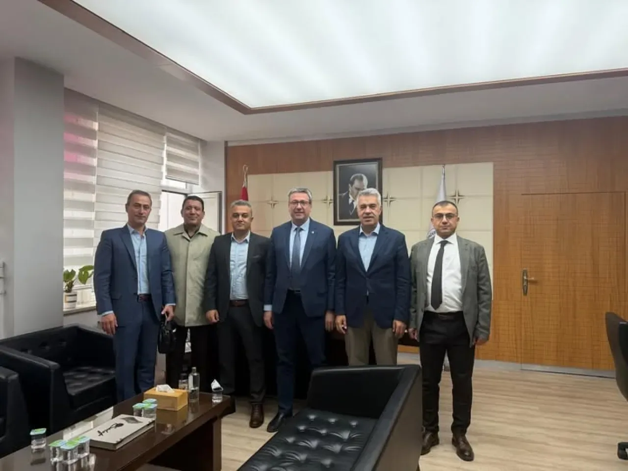 Kayseri Ticaret Odası Üyeleri Erciyes Üniversitesi Hastaneleri Başhekimi'ni Ziyaret Etti Kayseri Ticaret Odası Üyeleri Erciyes Üniversitesi Hastaneleri Başhekimi'ni Ziyaret Etti
