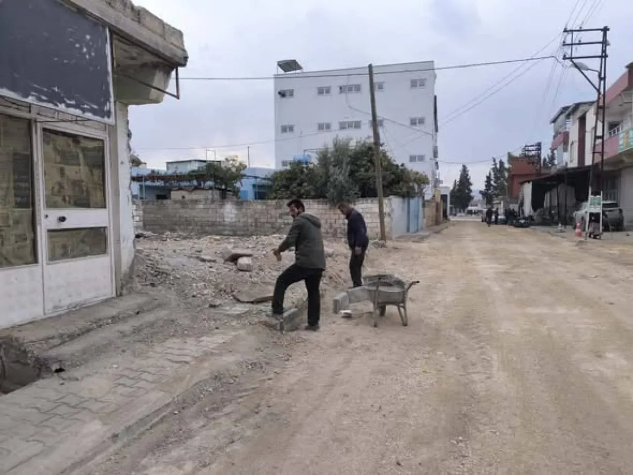 Araban'da Fevzi Çakmak Mahallesi'nde Sıcak Asfalt Çalışması Araban'da Fevzi Çakmak Mahallesi'nde Sıcak Asfalt Çalışması