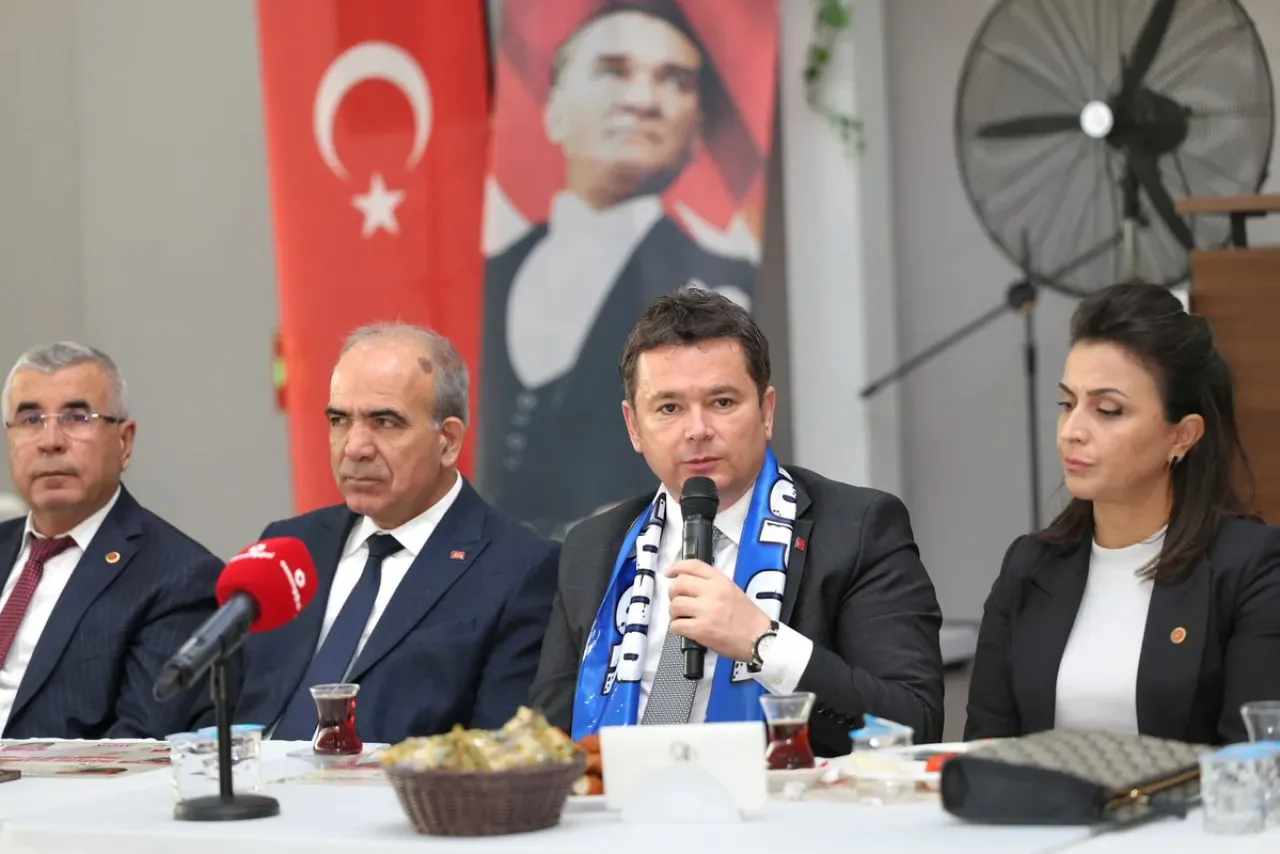Osmangazi Belediye Başkanı Erkan Aydın, Ovaakça Mahallelerinde Vatandaşlarla Buluştu Osmangazi Belediye Başkanı Erkan Aydın, Ovaakça Mahallelerinde Vatandaşlarla Buluştu