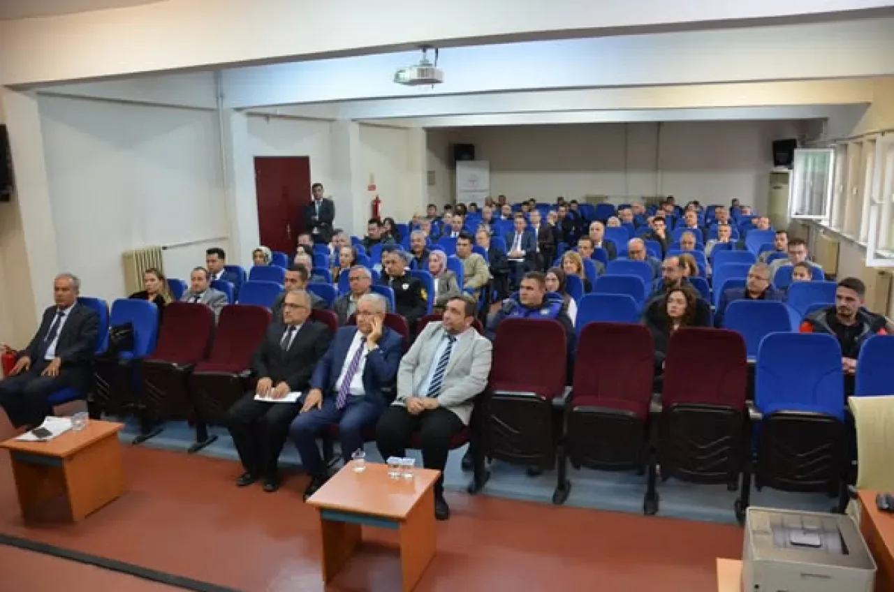 Bursa'da Kamu Kurumlarında Tütün Denetimi Eğitimi Yapıldı Bursa'da Kamu Kurumlarında Tütün Denetimi Eğitimi Yapıldı