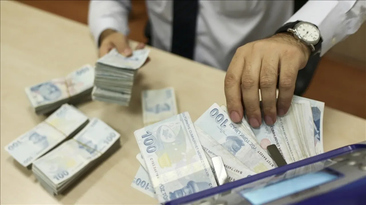 KKM Bakiyesi 100 Milyar Lira Eşiğinin Altına Geriledi KKM Bakiyesi 100 Milyar Lira Eşiğinin Altına Geriledi