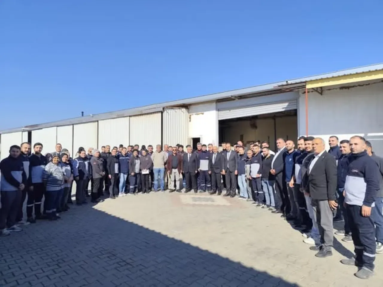 MHP İzmir İl Başkanı Veysel Şahin, Torbalı'daki Visco Yatak Fabrikası'nı Ziyaret Etti MHP İzmir İl Başkanı Veysel Şahin, Torbalı'daki Visco Yatak Fabrikası'nı Ziyaret Etti