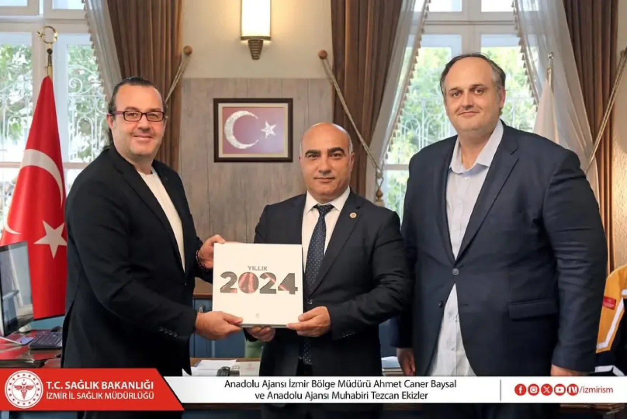 İzmir İl Sağlık Müdürü Doç. Dr. Ayhan Kul, Anadolu Ajansı Temsilcilerini Ağırladı İzmir İl Sağlık Müdürü Doç. Dr. Ayhan Kul, Anadolu Ajansı Temsilcilerini Ağırladı
