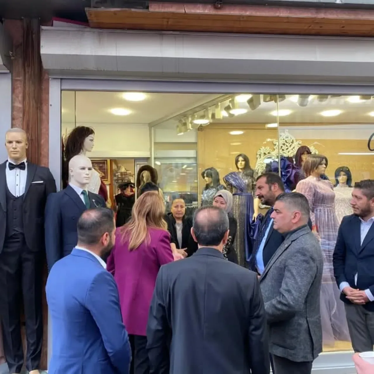 CHP'li Semra Dinçer ve Partililer, Ankara Altındağ'da Esnaf Ziyareti Gerçekleştirdi CHP'li Semra Dinçer ve Partililer, Ankara Altındağ'da Esnaf Ziyareti Gerçekleştirdi