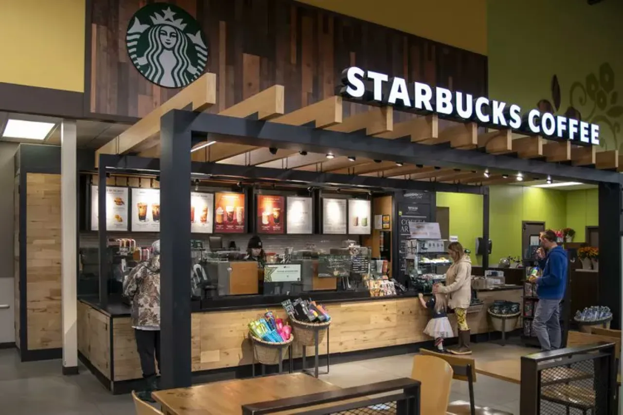 Starbucks Çalışanları Sendikası, Şirketin Önemli Gününde En Az 40 Şehirde Grev Başlattı Starbucks Çalışanları Sendikası, Şirketin Önemli Gününde En Az 40 Şehirde Grev Başlattı