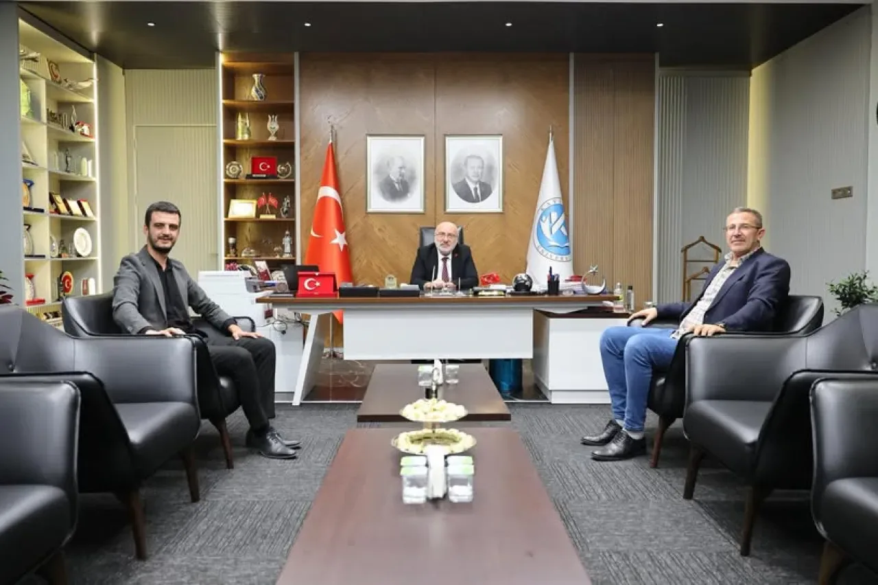 Kayseri Üniversitesi Rektörü Ziyaret Edildi Kayseri Üniversitesi Rektörü Ziyaret Edildi