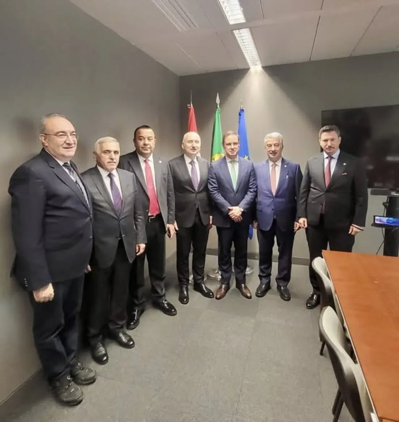 İYİ Partili Bakan Portekizli Mevkidaşıyla Bir Araya Geldi İYİ Partili Bakan Portekizli Mevkidaşıyla Bir Araya Geldi