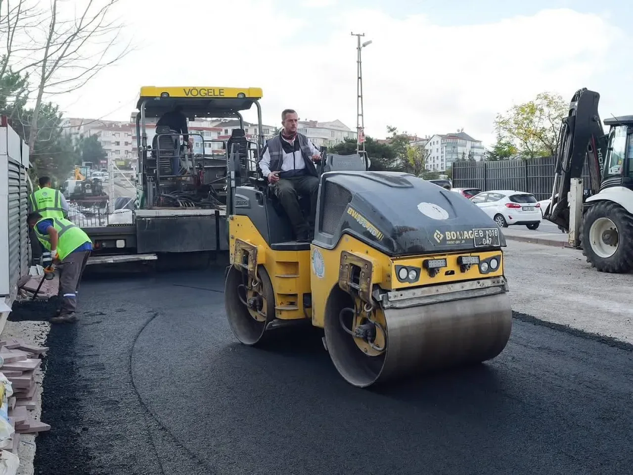 Etimesgut'ta Asfalt Seferberliği: Yollar Yenileniyor Etimesgut'ta Asfalt Seferberliği: Yollar Yenileniyor