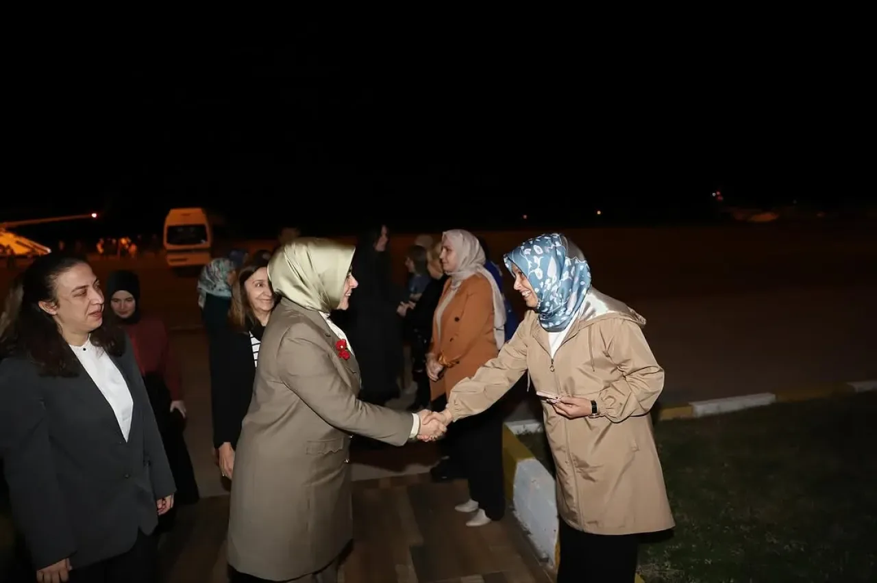 Samsun'da 19 Mayıs Atatürk'ü Anma, Gençlik ve Spor Bayramı Coşkuyla Kutlandı Samsun'da 19 Mayıs Atatürk'ü Anma, Gençlik ve Spor Bayramı Coşkuyla Kutlandı