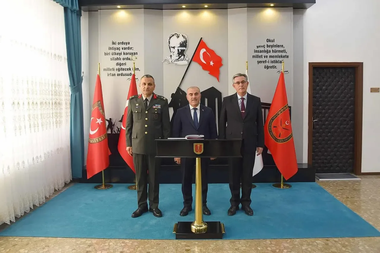 Balıkesir İl Milli Eğitim Müdürü Murat Demir, Milli Savunma Üniversitesi'nde İncelemelerde Bulundu Balıkesir İl Milli Eğitim Müdürü Murat Demir, Milli Savunma Üniversitesi'nde İncelemelerde Bulundu