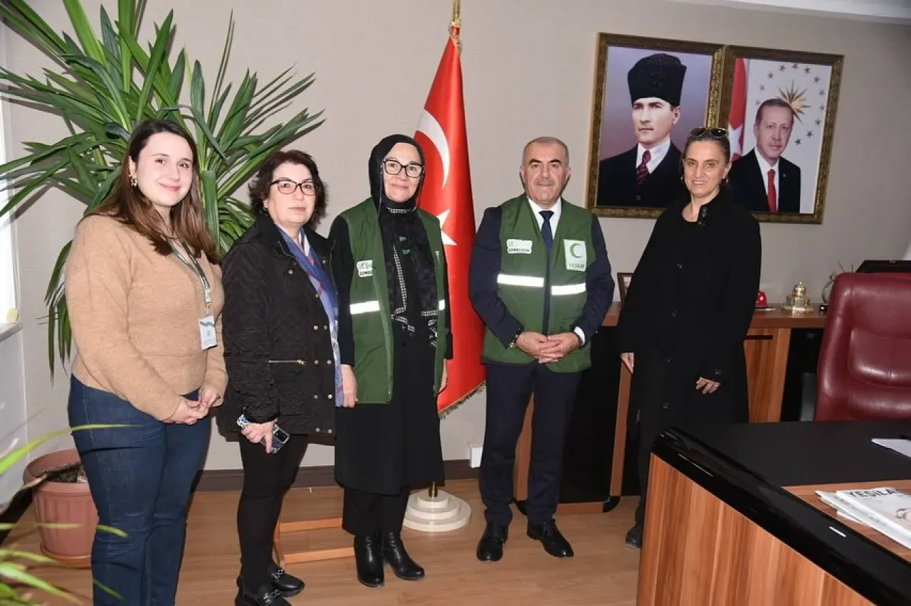 Balıkesir'de Yeşilay ve İl Milli Eğitim Müdürlüğü İş Birliği Görüşmesi Balıkesir'de Yeşilay ve İl Milli Eğitim Müdürlüğü İş Birliği Görüşmesi