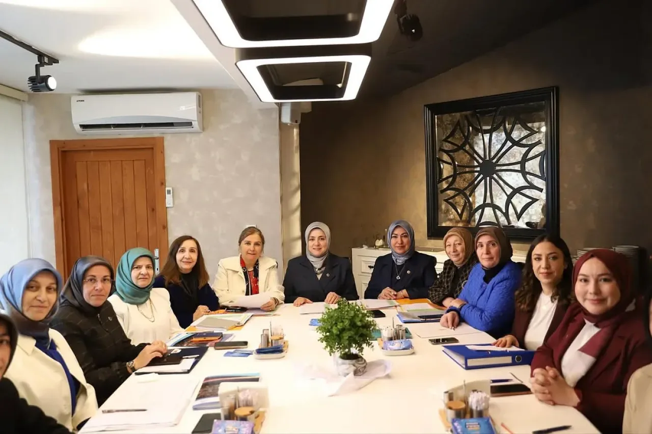AK Parti'de Kadın Kolları Bölge İstişare Toplantısı Samsun'da Yapıldı AK Parti'de Kadın Kolları Bölge İstişare Toplantısı Samsun'da Yapıldı