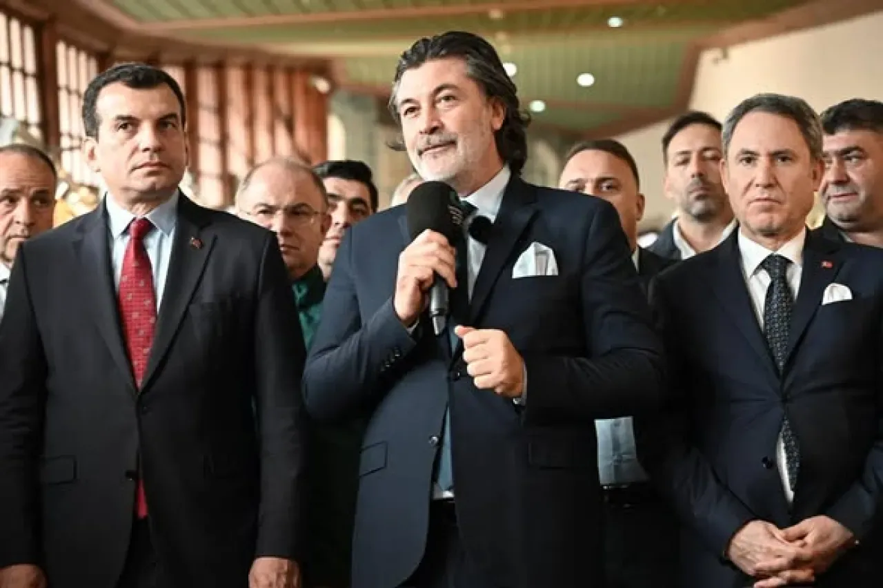 İstanbul Ticaret Odası'nda "Yeşil Sanat ve Ötesi" Sergisi Açıldı İstanbul Ticaret Odası'nda "Yeşil Sanat ve Ötesi" Sergisi Açıldı