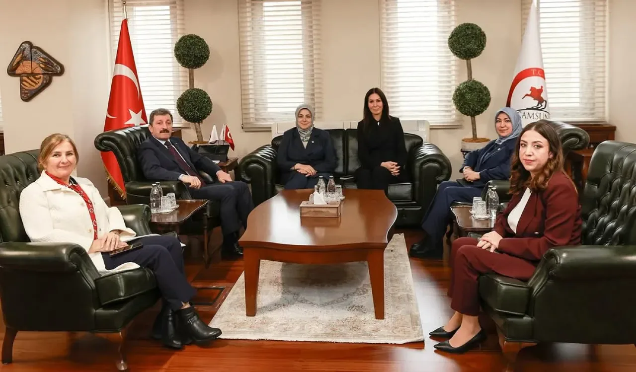 AK Partili Kadınlar Samsun Valisi Tavlı ile Bir Araya Gelerek Şehrin Gelişimini Görüştü AK Partili Kadınlar Samsun Valisi Tavlı ile Bir Araya Gelerek Şehrin Gelişimini Görüştü