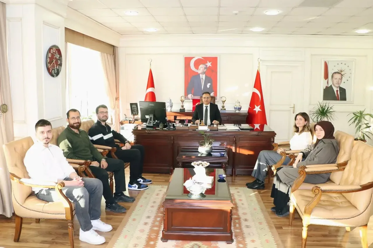 Sancaktepe'de Sağlık Çalışanlarından Kaymakam Yavuz'a Ziyaret Sancaktepe'de Sağlık Çalışanlarından Kaymakam Yavuz'a Ziyaret