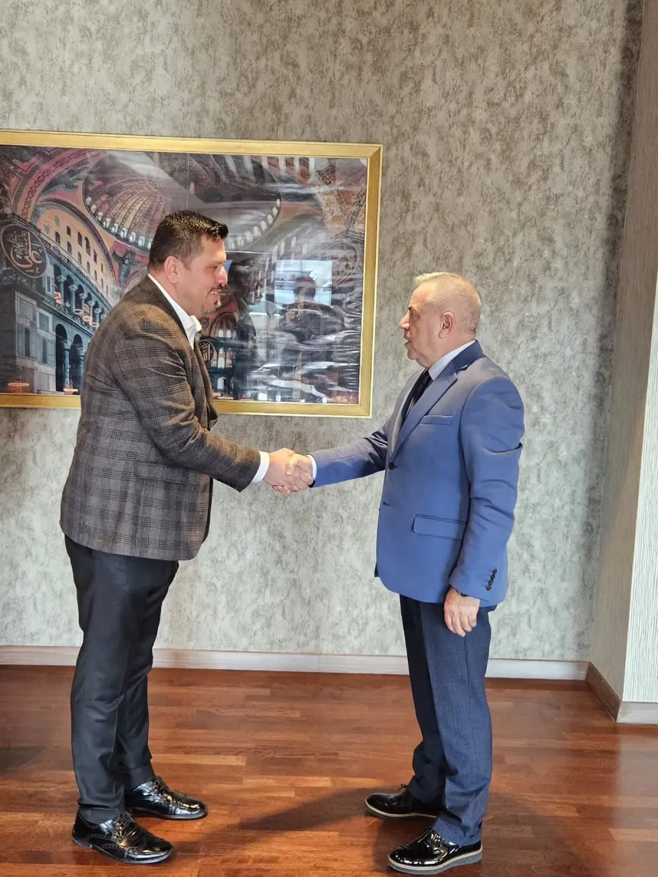 İYİ Parti Çekmeköy'ün Yeni Başkanı Serdar Kemik, Kaymakam Çelik'i Ziyaret Etti İYİ Parti Çekmeköy'ün Yeni Başkanı Serdar Kemik, Kaymakam Çelik'i Ziyaret Etti