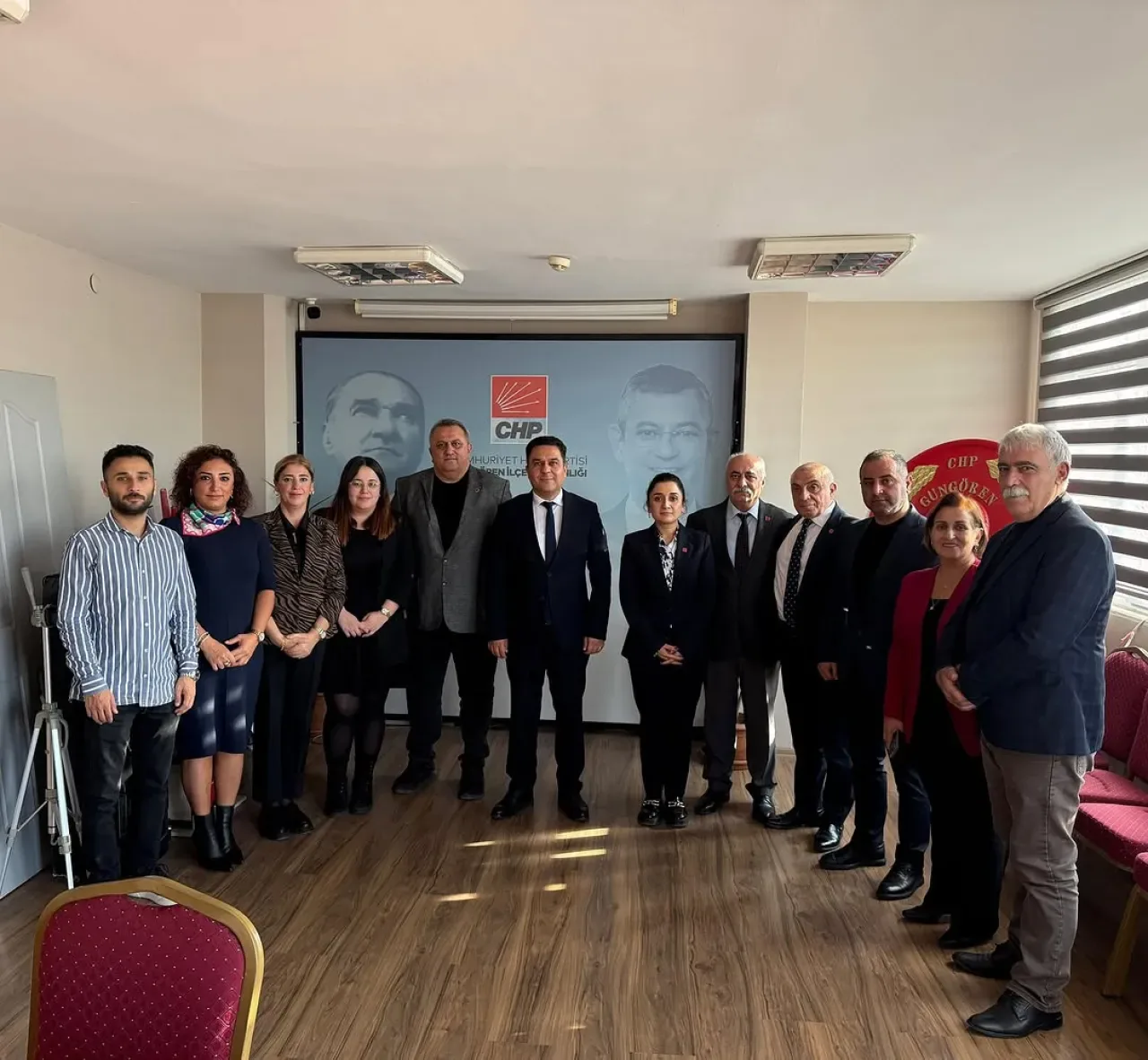 Güngören Emniyet Müdürü'nden CHP İlçe Başkanlığı'na Nezaket Ziyareti Güngören Emniyet Müdürü'nden CHP İlçe Başkanlığı'na Nezaket Ziyareti