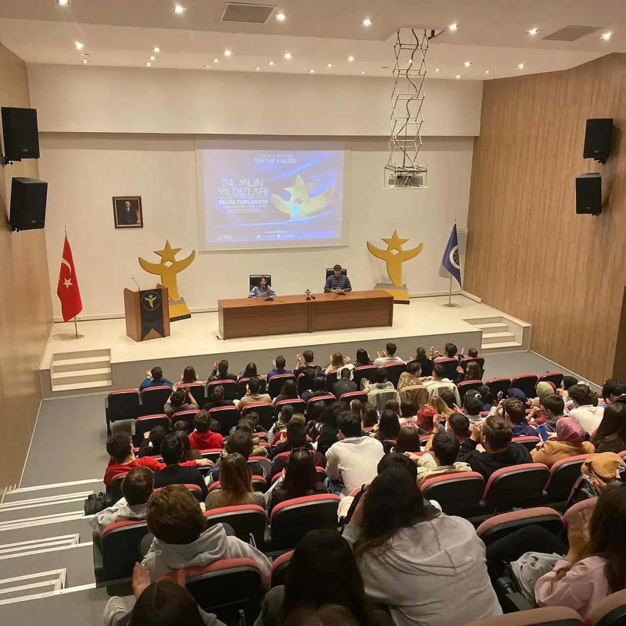 Yılın Yıldızları Takım Toplantısı'nın Final Oturumu Başladı Yılın Yıldızları Takım Toplantısı'nın Final Oturumu Başladı