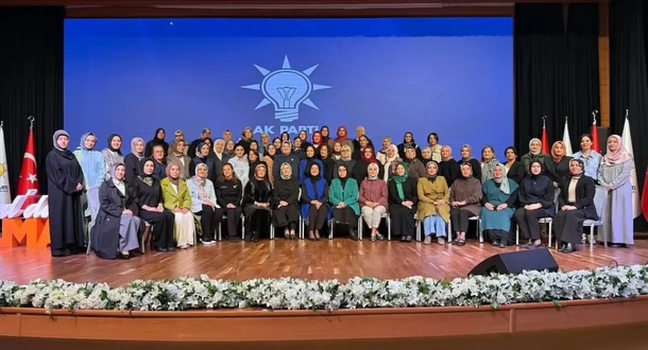 AK Parti Ümraniye Kadın Kolları Teşkilat ve Sekreterya Birim Toplantısı Gerçekleştirildi AK Parti Ümraniye Kadın Kolları Teşkilat ve Sekreterya Birim Toplantısı Gerçekleştirildi