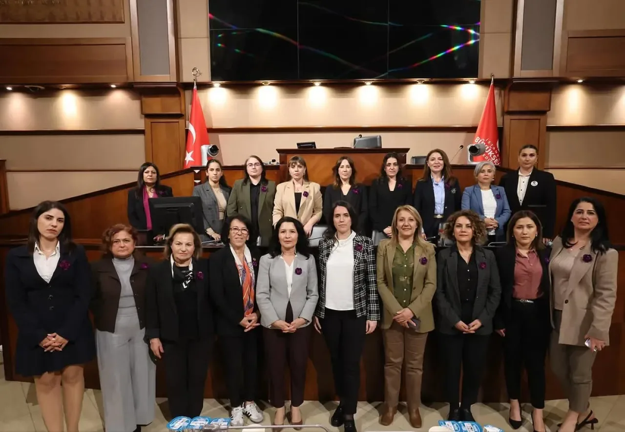 İBB Kasım Ayı Meclis Oturumu Tamamlandı: İstanbullulara Katkı Sağlayacak Kararlar Alındı İBB Kasım Ayı Meclis Oturumu Tamamlandı: İstanbullulara Katkı Sağlayacak Kararlar Alındı