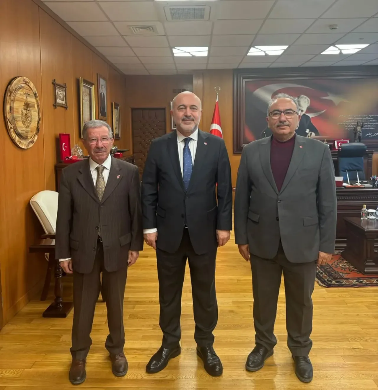 Polatlı AK Parti İlçe Başkanlığı, SGK Başkanı Raci Kaya'yı Ziyaret Etti Polatlı AK Parti İlçe Başkanlığı, SGK Başkanı Raci Kaya'yı Ziyaret Etti
