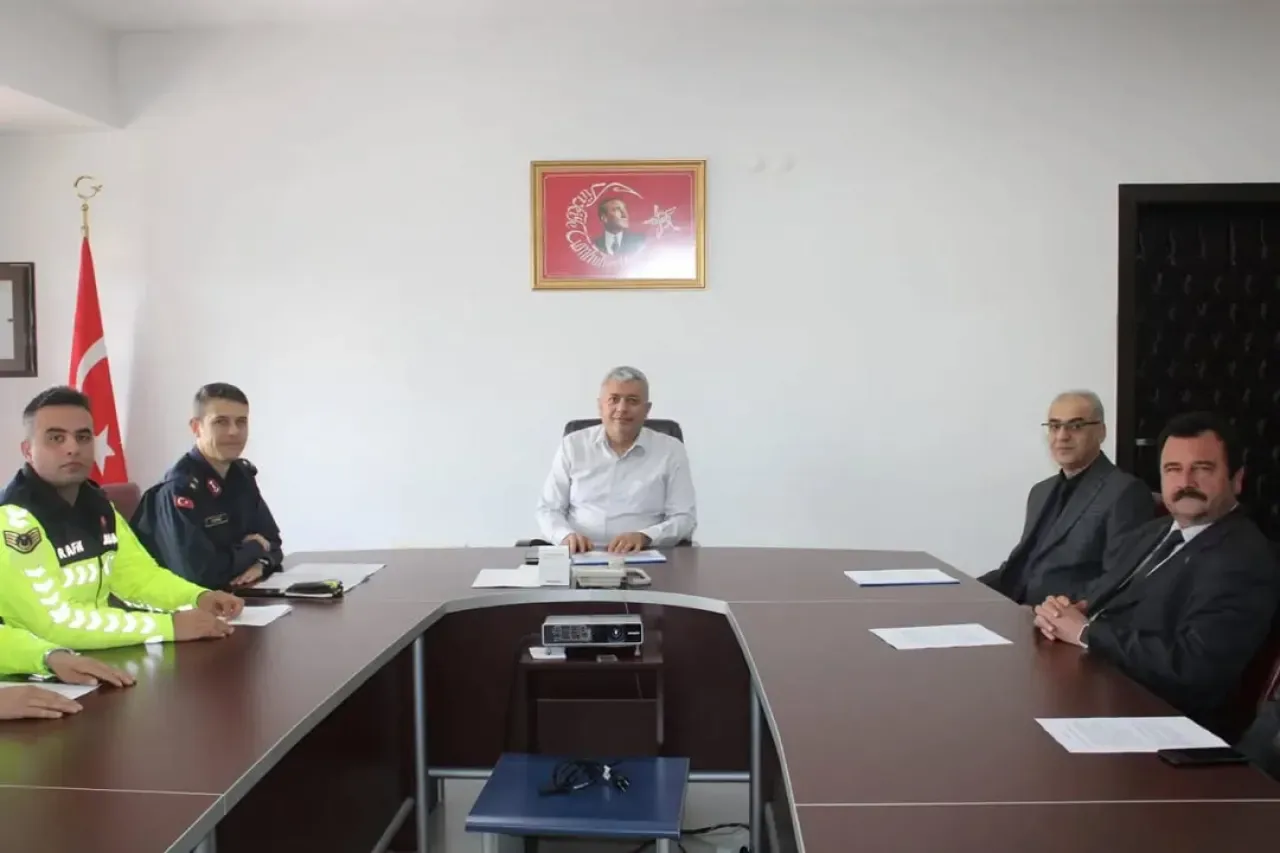 Gürsu'da Kış Trafik Güvenliği için Koordinasyon Toplantısı Yapıldı Gürsu'da Kış Trafik Güvenliği için Koordinasyon Toplantısı Yapıldı