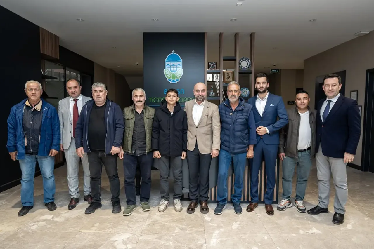 Bursa'da Meyve Üreticileriyle Tarımın Geleceği Konuşuldu Bursa'da Meyve Üreticileriyle Tarımın Geleceği Konuşuldu