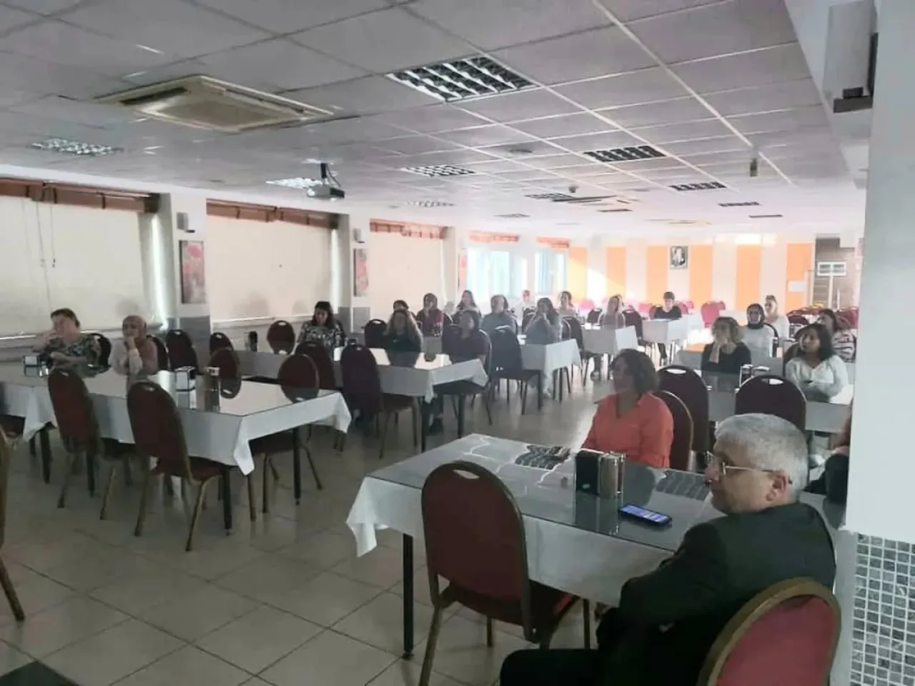 Antalya'da Aile İçi Şiddetle Mücadele Konusunda Personel Eğitimi Düzenlendi Antalya'da Aile İçi Şiddetle Mücadele Konusunda Personel Eğitimi Düzenlendi