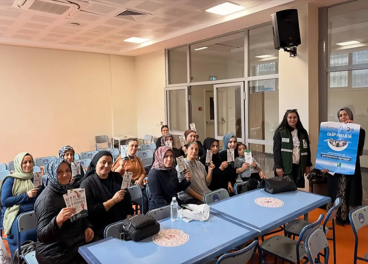 Yeşilay Bağcılar Şubesi ve Gençlik Spor İlçe Müdürlüğü'nden Yetişkinlere Yönelik Tanıtım Yeşilay Bağcılar Şubesi ve Gençlik Spor İlçe Müdürlüğü'nden Yetişkinlere Yönelik Tanıtım