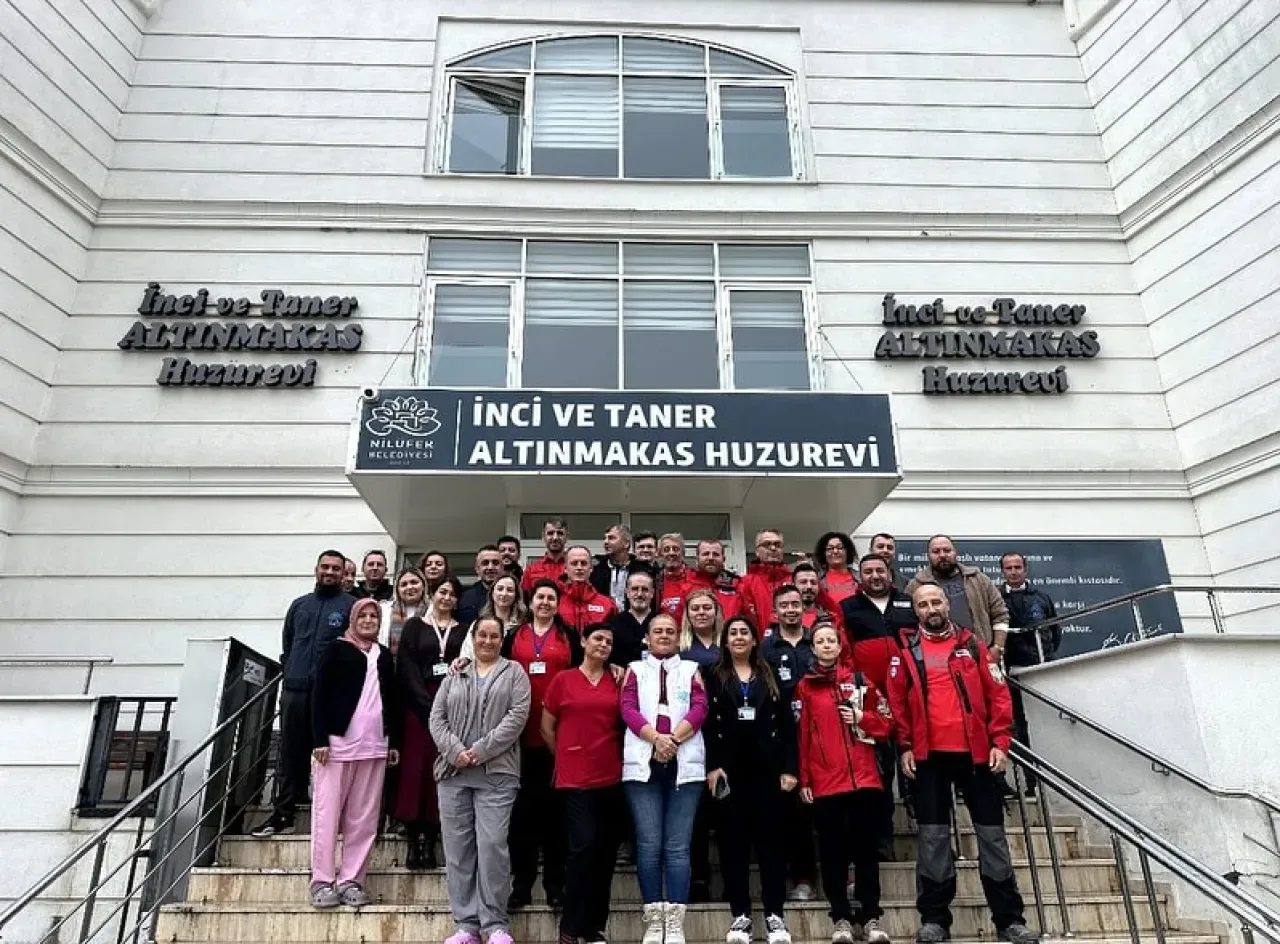 Nilüfer'de Huzurevi Sakinlerine Yönelik Başarılı Afet Tatbikatı Nilüfer'de Huzurevi Sakinlerine Yönelik Başarılı Afet Tatbikatı