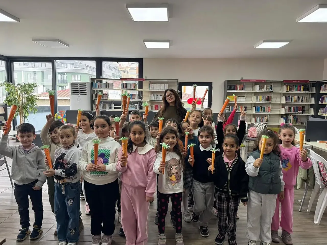 Beyoğlu'nda Çocuklar Millet Kütüphanelerinde Hem Öğreniyor Hem Eğleniyor Beyoğlu'nda Çocuklar Millet Kütüphanelerinde Hem Öğreniyor Hem Eğleniyor
