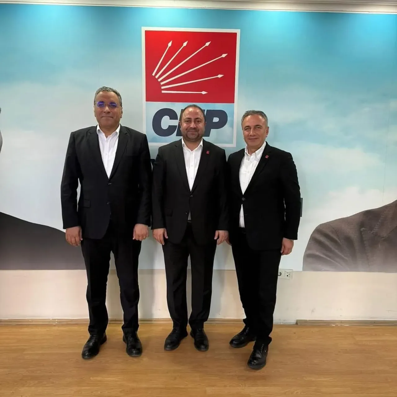 CHP'li Yöneticilerden Ziyaret ve Hayırlı Olsun Mesajı CHP'li Yöneticilerden Ziyaret ve Hayırlı Olsun Mesajı