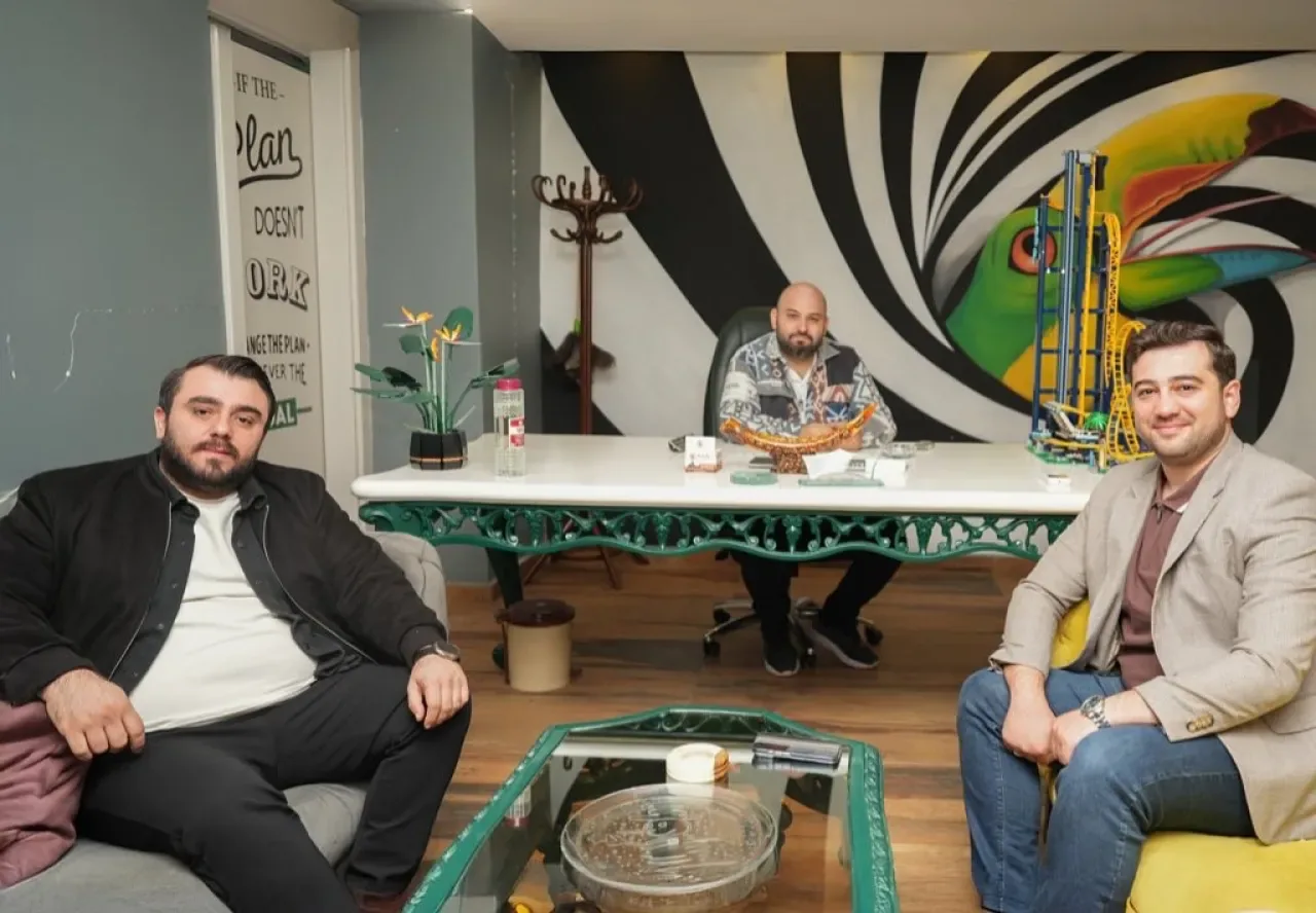 Gaziantep Milletvekili Mesut Bozatlı, Hakverdi Cam'ı Ziyaret Etti Gaziantep Milletvekili Mesut Bozatlı, Hakverdi Cam'ı Ziyaret Etti