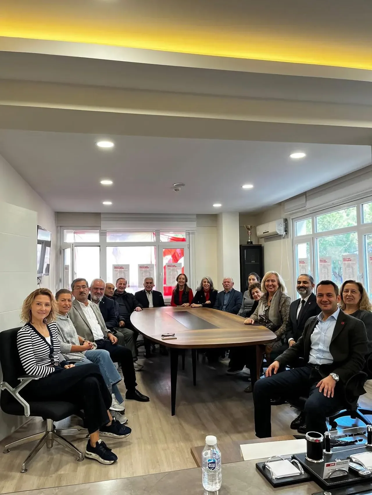 Barbaros Mahallesi Üyeleri CHP Ataşehir İlçe Başkanı'nı Ziyaret Etti Barbaros Mahallesi Üyeleri CHP Ataşehir İlçe Başkanı'nı Ziyaret Etti