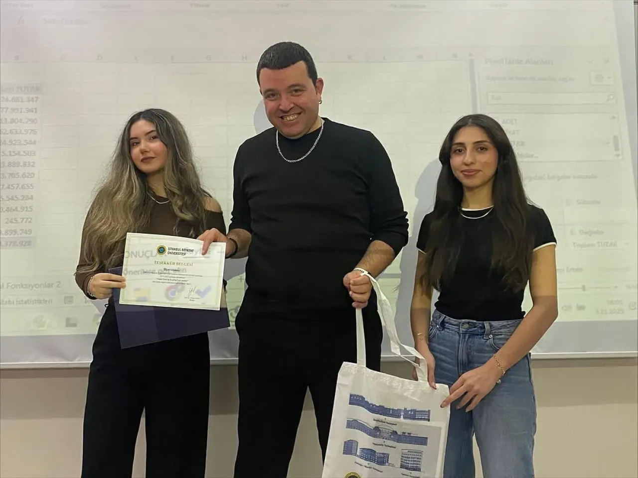 İstanbul Beykent Üniversitesi'nde Yapay Zeka Destekli Excel Eğitimi Tamamlandı İstanbul Beykent Üniversitesi'nde Yapay Zeka Destekli Excel Eğitimi Tamamlandı