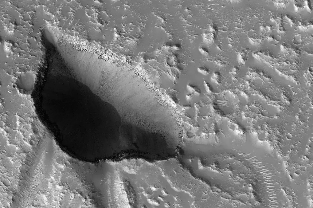 Mars'ta Su Erozyonuyla Oluşmuş Mağaralar Keşfedildi Mars'ta Su Erozyonuyla Oluşmuş Mağaralar Keşfedildi