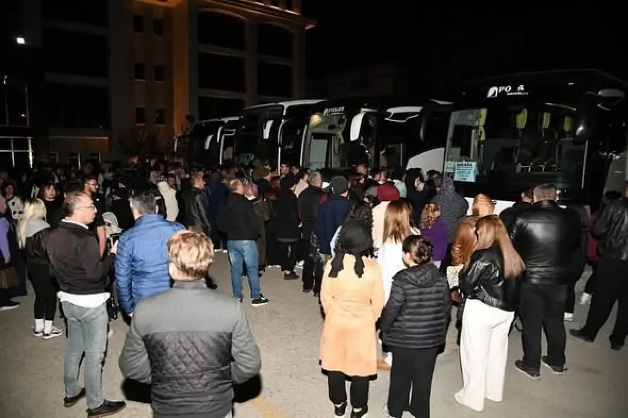 Pursaklar Belediyesi'nden Gençlere Mersin Silifke'de Unutulmaz Kamp Deneyimi Pursaklar Belediyesi'nden Gençlere Mersin Silifke'de Unutulmaz Kamp Deneyimi