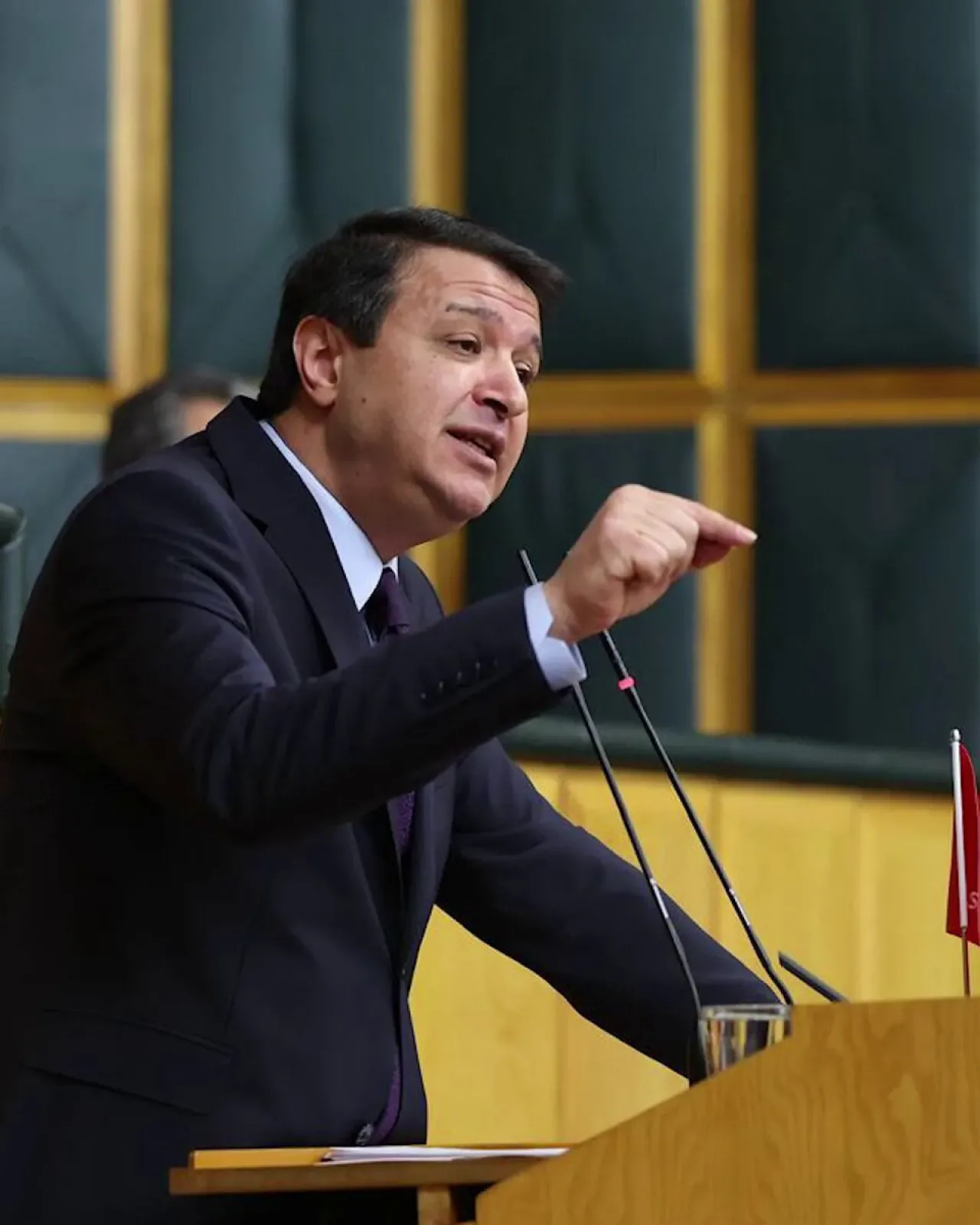 Saadet Partisi: "Bir Ülkenin Büyüklüğü Emeklisine, İşçisine, Memuruna Verdiği Değerle Anlaşılır" Saadet Partisi: "Bir Ülkenin Büyüklüğü Emeklisine, İşçisine, Memuruna Verdiği Değerle Anlaşılır"