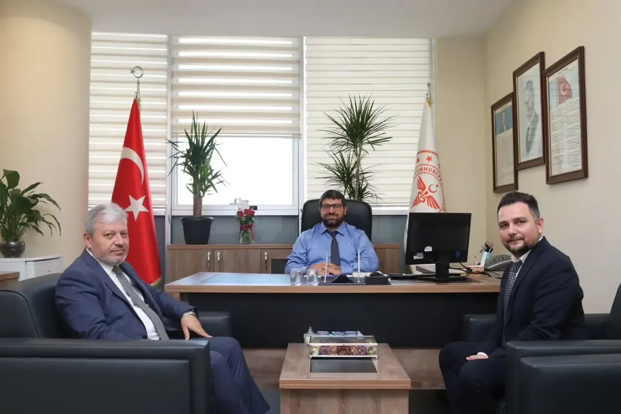 Sultanbeyli İlçe Milli Eğitim Müdürü, Yeni Atanan İlçe Sağlık Müdürünü Makamında Ziyaret Etti Sultanbeyli İlçe Milli Eğitim Müdürü, Yeni Atanan İlçe Sağlık Müdürünü Makamında Ziyaret Etti