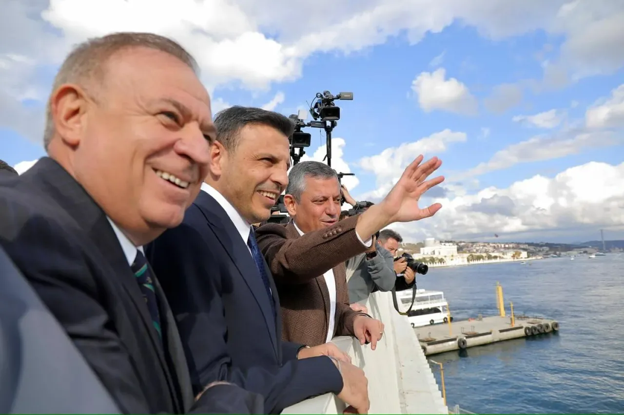 CHP'li Belediyelerden İstanbul'a Yeni Hizmet: Kabataş Meydanı ve Transfer Merkezi'nin İkinci Etabı Açıldı CHP'li Belediyelerden İstanbul'a Yeni Hizmet: Kabataş Meydanı ve Transfer Merkezi'nin İkinci Etabı Açıldı