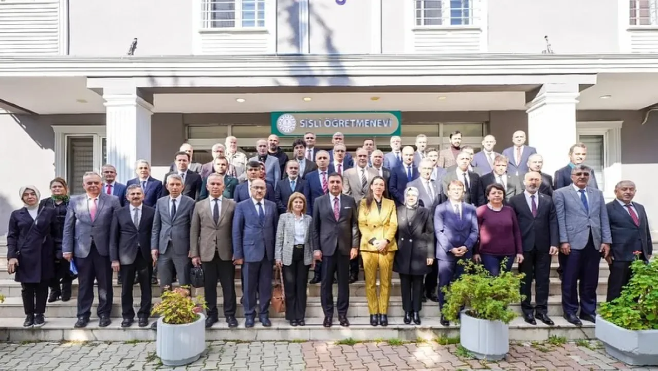 Şişli İlçe Millî Eğitim Müdürlüğü'nde Eğitim Süreçleri Geliştirme Toplantısı Gerçekleştirildi Şişli İlçe Millî Eğitim Müdürlüğü'nde Eğitim Süreçleri Geliştirme Toplantısı Gerçekleştirildi